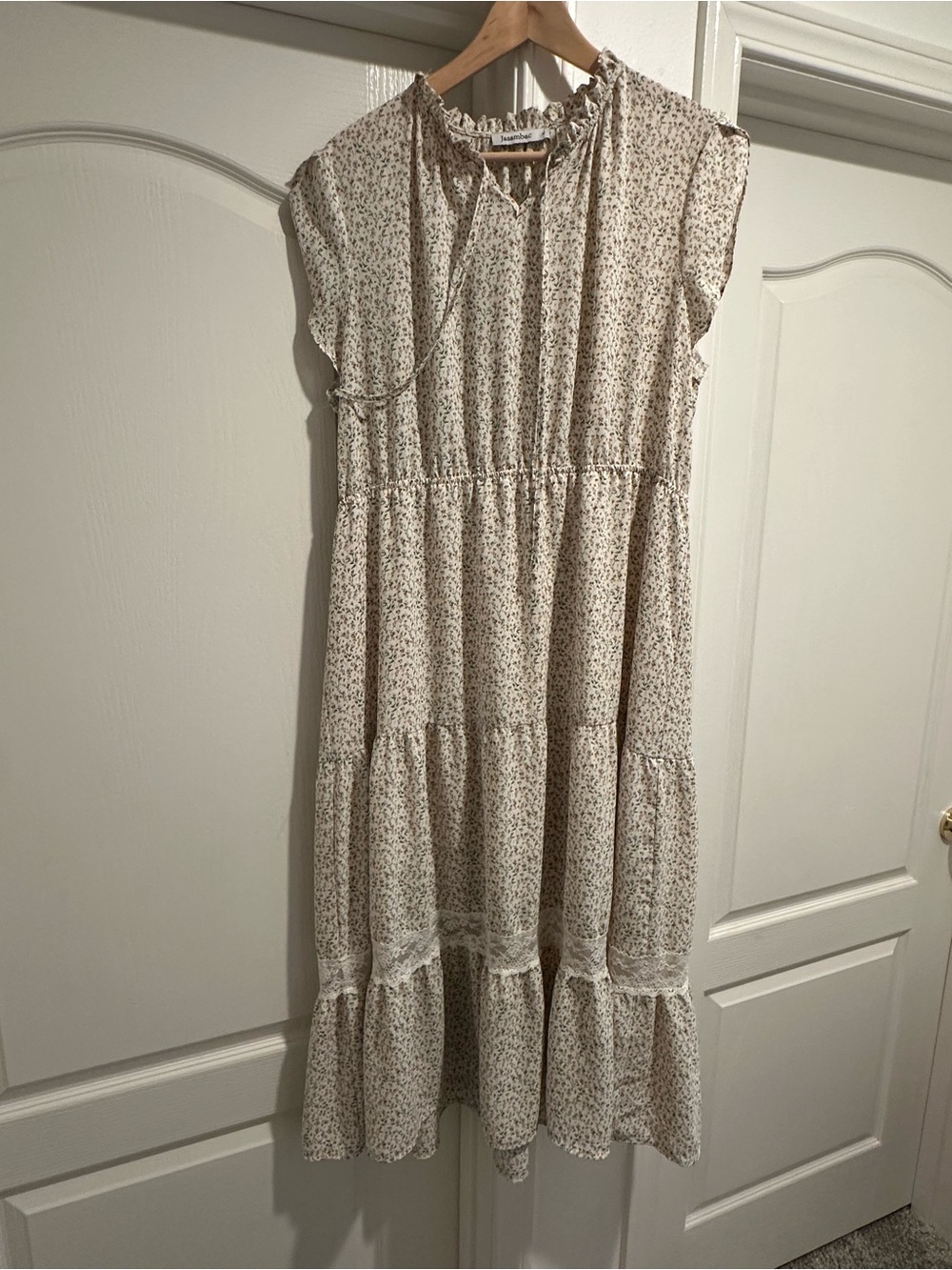Cute Midi Floral Dress by Jasambac